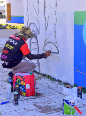 Pista de Skate do Parque Anauá ganha mural no lançamento do projeto Oficina de Grafite